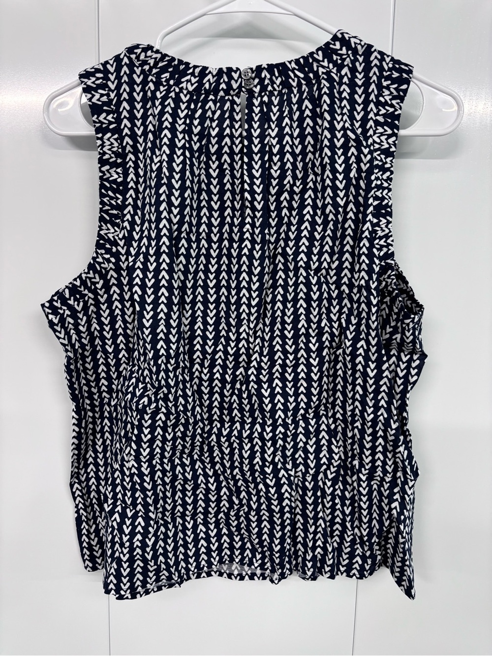 LOFT Womens Medium Navy Chevron Print Sleeveless Blouse Cotton Rayon Top NWT - Picture 4 of 10